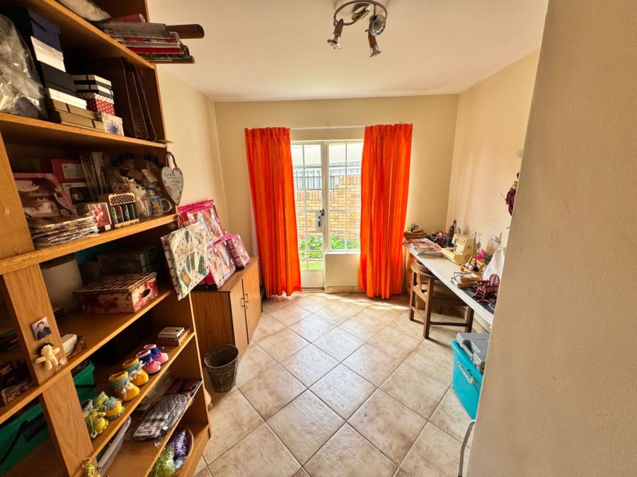 6 Bedroom Property for Sale in Orkney North West